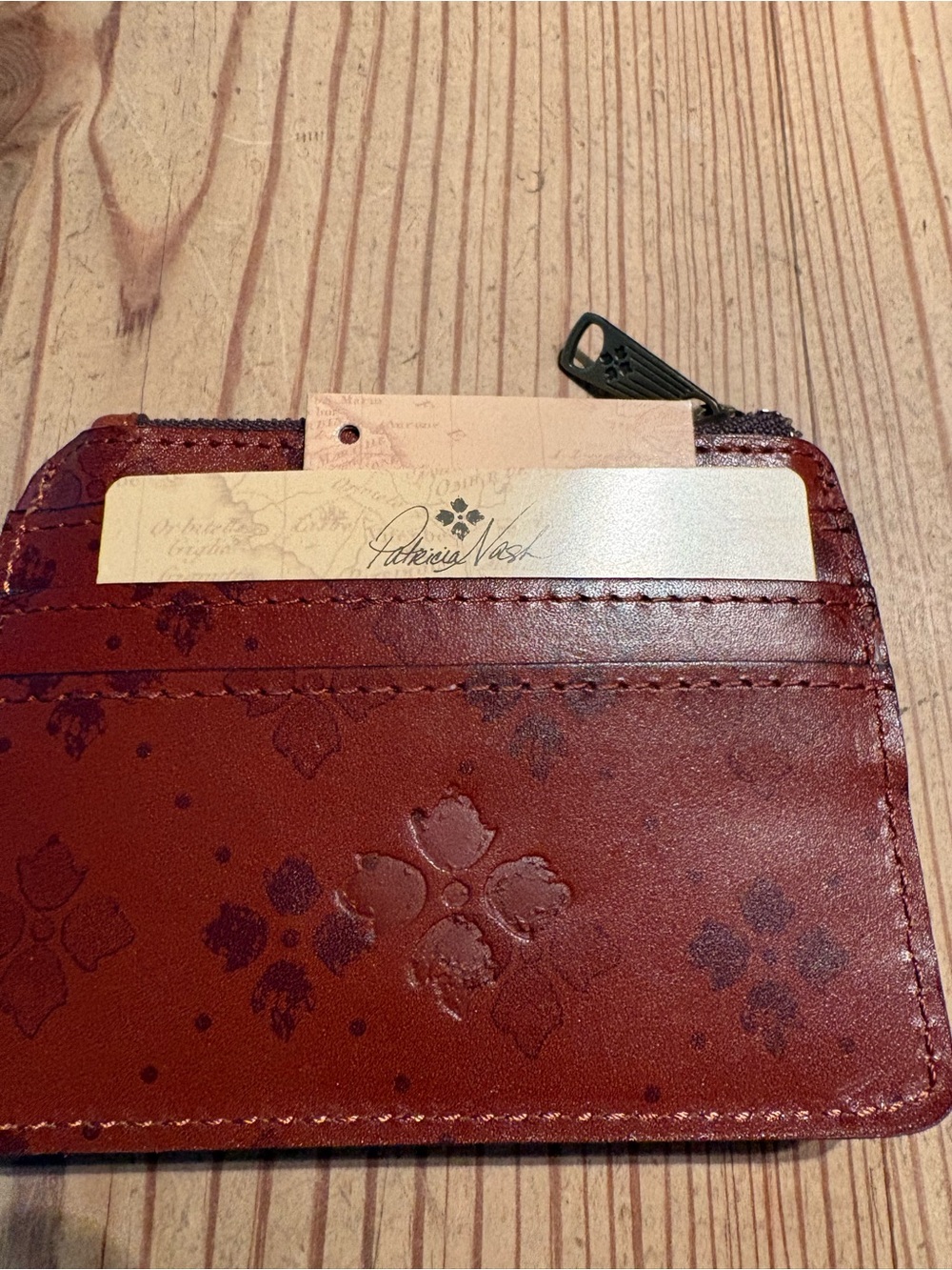 New Patricia Nash Rustic Brown Floral Embossed Leather Card Wallet - Picture 7 of 9